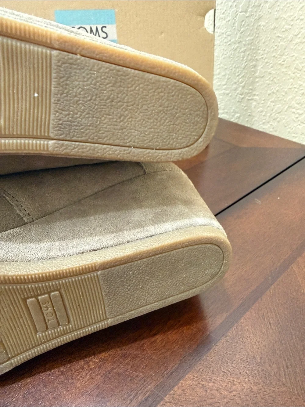 Toms gently worn